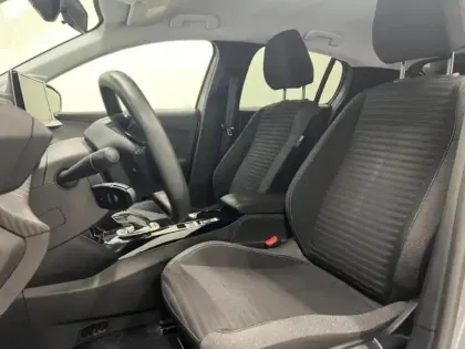 Photo 6 Peugeot 208  e- 136ch Style