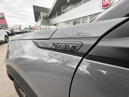 Photo 14 Peugeot 2008  1.2 Hybrid 145ch GT e-DCS6