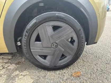 Photo 10 Lancia Ypsilon  Elettrica 156ch 51kWh