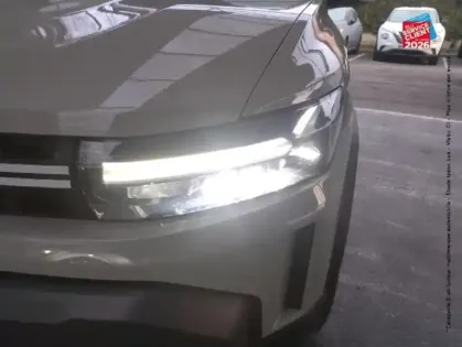 Photo 12 Dacia Duster  1.6 hybrid 140ch Extreme