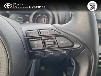 Photo 13 Toyota Yaris  116h Design 5p MC24