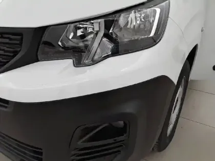 Photo 15 Peugeot Partner E- FOURGON M 800 KG 136 CH BATTERIE 50 KWH