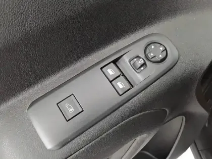 Photo 24 Peugeot Partner E- FOURGON M 800 KG 136 CH BATTERIE 50 KWH