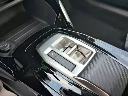 Photo 13 Peugeot 208  Hybrid 110 e-DCS6