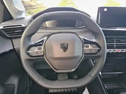 Photo 8 Peugeot 208  Hybrid 110 e-DCS6