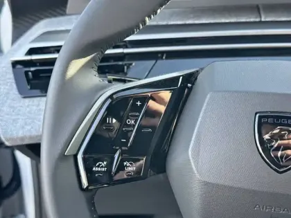 Photo 17 Peugeot 5008  Hybrid 145 e-DCS6