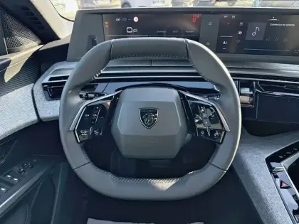 Photo 76 Peugeot 5008  Hybrid 145 e-DCS6