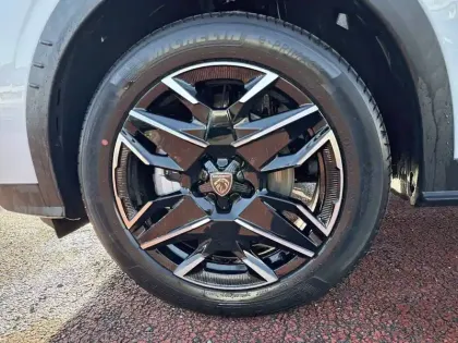 Photo 12 Peugeot 5008  Hybrid 145 e-DCS6