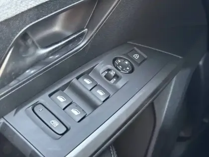 Photo 94 Peugeot 5008  Hybrid 145 e-DCS6