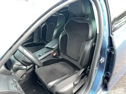 Photo 33 Renault Megane Mégane IV Estate TCe 160 Energy EDC