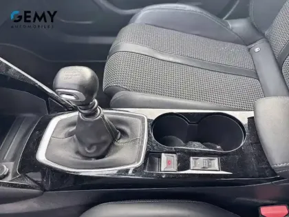 Photo 18 Peugeot 2008  BlueHDi 100 S&S BVM6