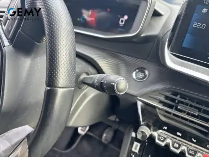 Photo 17 Peugeot 2008  BlueHDi 100 S&S BVM6