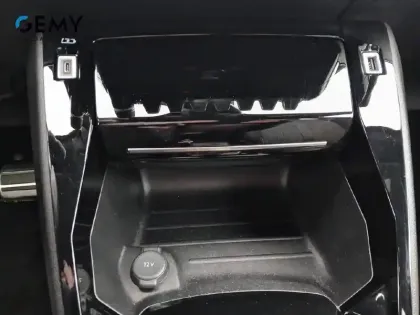 Photo 57 Peugeot 2008  PureTech 130 S&S EAT8