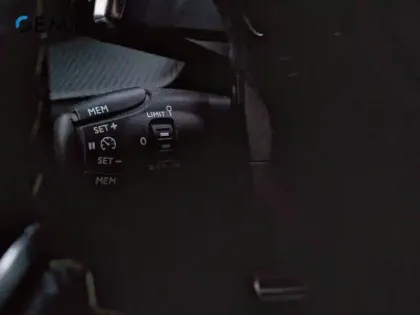 Photo 14 Peugeot 2008  PureTech 130 S&S EAT8