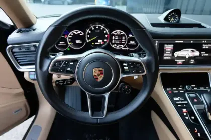 Photo 14 Porsche Panamera  4 V6 3.0 462 PDK