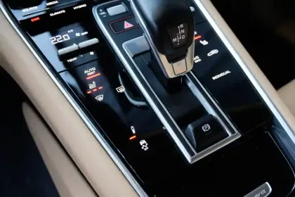 Photo 19 Porsche Panamera  4 V6 3.0 462 PDK