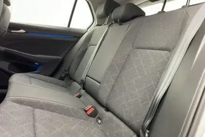 Photo 45 Volkswagen Golf  2.0 TDI SCR 115 DSG7