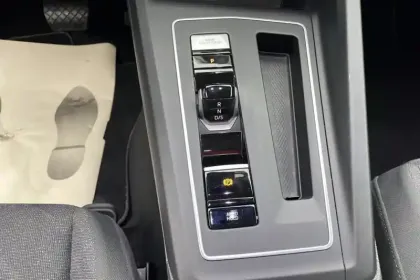 Photo 49 Volkswagen Golf  2.0 TDI SCR 115 DSG7