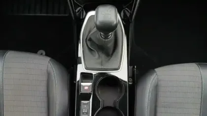 Photo 21 Peugeot 2008  PureTech 100 S&S BVM6