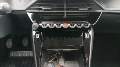 Photo 20 Peugeot 2008  PureTech 100 S&S BVM6