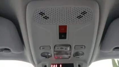 Photo 24 Peugeot 2008  PureTech 100 S&S BVM6