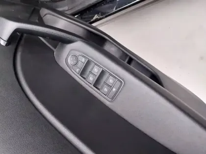 Photo 8 Renault Captur  E-Tech hybride 145