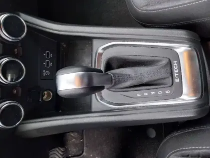 Photo 7 Renault Captur  E-Tech hybride 145