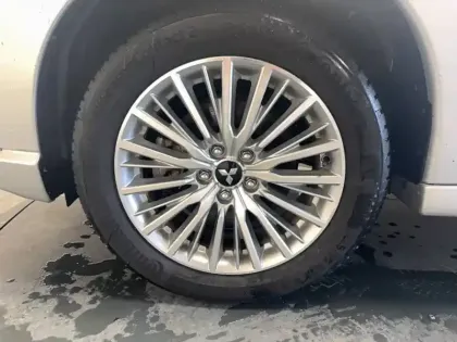 Photo 5 Mitsubishi Outlander  2.4l PHEV Twin Motor 4WD