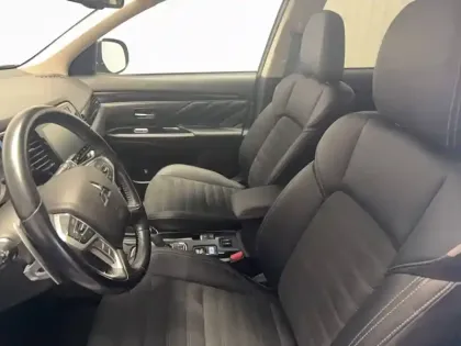 Photo 6 Mitsubishi Outlander  2.4l PHEV Twin Motor 4WD