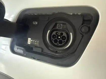 Photo 8 Peugeot 3008  Hybrid 225 e-EAT8