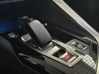 Photo 21 Peugeot 3008  Hybrid 225 e-EAT8