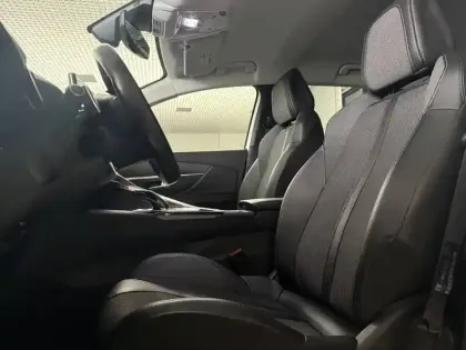 Photo 12 Peugeot 3008  Hybrid 225 e-EAT8