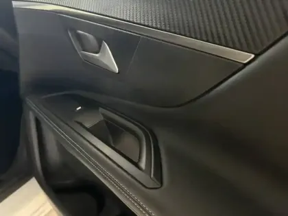 Photo 27 Peugeot 3008  Hybrid 225 e-EAT8