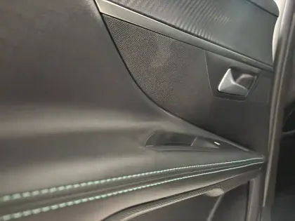 Photo 11 Peugeot 3008  Hybrid 225 e-EAT8