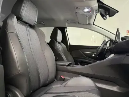 Photo 23 Peugeot 3008  Hybrid 225 e-EAT8