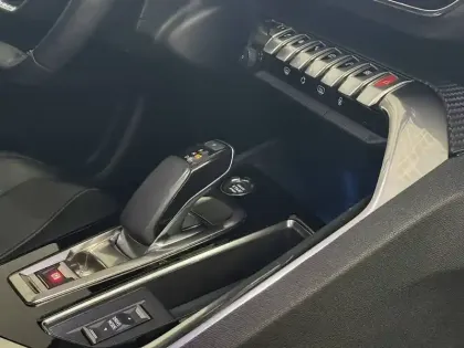 Photo 26 Peugeot 3008  Hybrid 225 e-EAT8