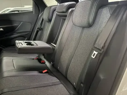 Photo 9 Peugeot 3008  Hybrid 225 e-EAT8