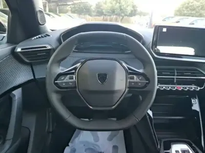 Photo 6 Peugeot 2008  Hybrid 145 e-DCS6