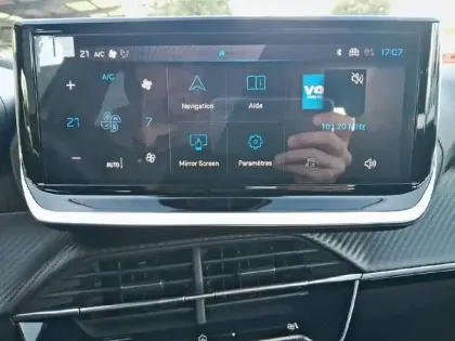 Photo 10 Peugeot 2008  Hybrid 145 e-DCS6