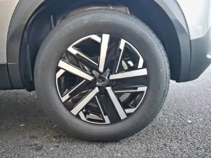 Photo 9 Peugeot 2008  Hybrid 145 e-DCS6