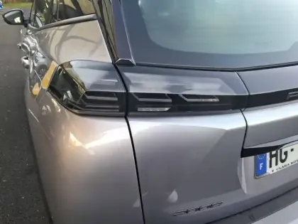 Photo 12 Peugeot 2008  Hybrid 145 e-DCS6