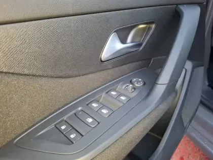 Photo 14 Peugeot 308  SW PureTech 130ch S&S EAT8