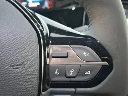 Photo 18 Peugeot 308  SW PureTech 130ch S&S EAT8