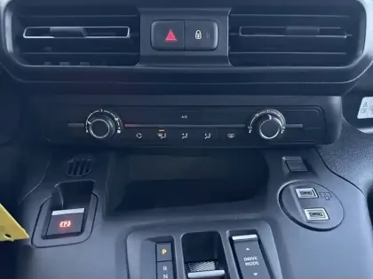 Photo 19 Peugeot Partner  CA XL BLUEHDI 130 S&S EAT8