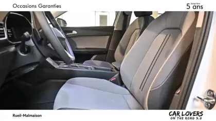 Photo 15 Seat Leon  Sportstourer 1.5 eTSI Hybrid 115 DSG7