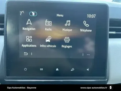 Photo 13 Renault Clio  E-Tech full hybrid 145