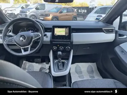 Photo 7 Renault Clio  E-Tech full hybrid 145