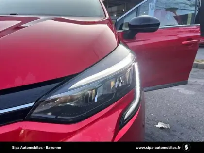 Photo 29 Renault Clio  E-Tech full hybrid 145