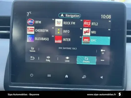 Photo 14 Renault Clio  E-Tech full hybrid 145