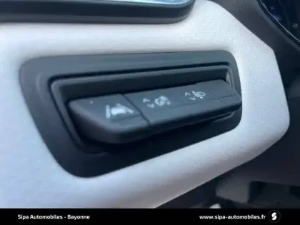 Photo 63 Renault Clio  E-Tech full hybrid 145